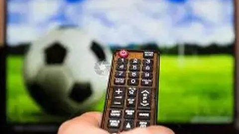 沈梦辰直言女同事爱虚荣，靳梦佳身份曝光引关注