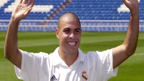 前巴拉圭足球巨星奇拉維特宣布竞选总统，曾创下单季67球辉煌纪录